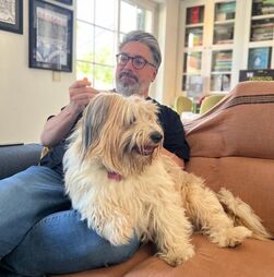 Quem é a cadela Chiclete que parece ter pressentido o AVC do dono, Nuno Markl?