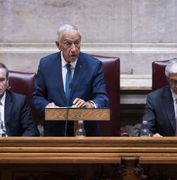 25 Novembro: Assembleia da República assinala os 50 anos esta terça-feira com sessão solene