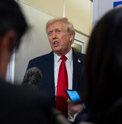 Trump deixa novo aviso a Maduro: 'Se tivermos de fazer as coisas da forma mais difícil...'