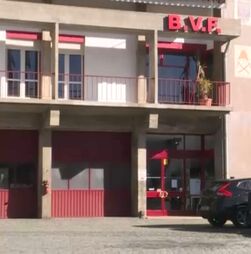 Suspensos 8 dos 11 bombeiros suspeitos de violarem colega de 19 anos no quartel