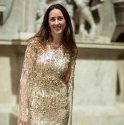 Alice Loxton: a 'it girl' que fala de História 