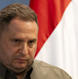 Chefe de gabinete de Zelensky demitiu-se. Terá estado envolvido no escândalo de corrupção que abalou a Ucrânia