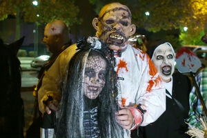 Entre velas e fantasias: Espanha mantém tradição de Todos os Santos enquanto Halloween cresce