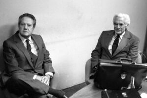 Soares e Cunhal na RTP, minutos antes de  entrarem para  o estúdio onde se defrontariam num debate  decisivo 