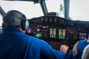 Vídeo mostra momentos de intensa turbulência no olho do furacão Melissa  