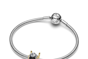 Pulseira Pandora com pendente do capacete de Thor