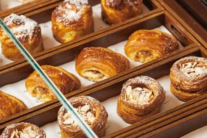 A merenda de queijo dos açores com chouriço e a tarte de queijo e abóbora também prometem satisfazer a gula