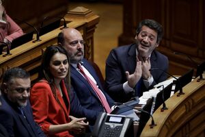 Rita Matias e André Ventura no parlamento
