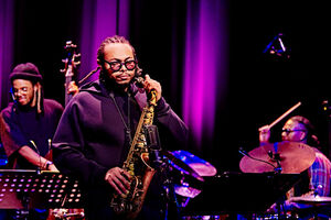 O saxofonista norte-americano Immanuel Wilkins vai assegurar, esta quinta-feira, o concerto de abertura do festival