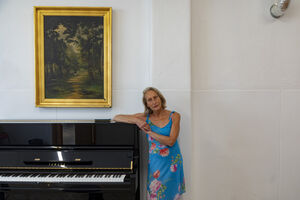 Pianista brasileira, Lilian Kopke, enfrenta problemas com a AIMA após 40 anos em Portugal