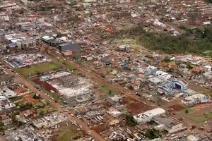 Seis mortos e mais de 400 feridos após tornado devastar o sul do Brasil  