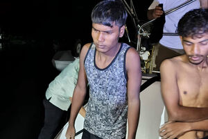 Barco com migrantes vira na Malásia; há um morto