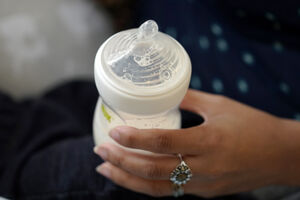 Fórmula infantil retirada nos EUA devido a casos de botulismo em bebés