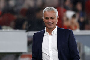 Mourinho deixa dívida de 747 mil € em hotel de Istambul após 15 meses