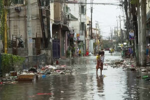 Supertufão Fung-wong deixa ruas das Filipinas totalmente inundadas
