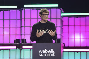 Paddy Cosgrave na Web Summit fala sobre preços de hotéis em Lisboa