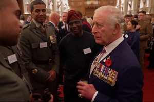 Rei Carlos III recebe veteranos em Windsor para assinalar os 80 anos do fim da 2.ª Guerra Mundial