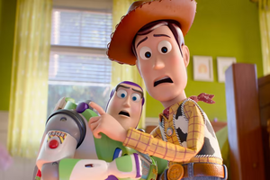 Woody e Buzz confrontam ameaças da era digital em Toy Story 5.