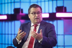 Ministro das Finanças explica por que salário médio em Portugal é baixo 