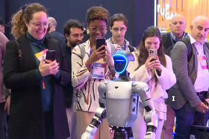 Robôs dançantes, dispositivos de segurança e um prodígio da Inteligência Artificial marcam a Web Summit em Lisboa   