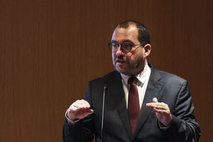 João Costa critica possível segunda volta com André Ventura