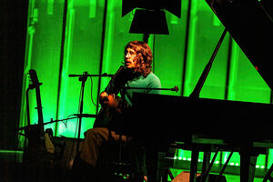 Tim Bernardes regressa a Portugal este mês, para dois concertos com orquestra