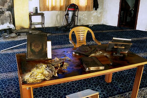 Colonos israelitas incendeiam e vandalizam mesquita na Cisjordânia  