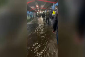 Autoeuropa inundada devido à forte precipitação 