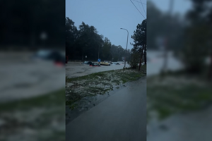 Depressão Cláudia deixa EN 378 inundada e dezenas de carros submersos no Seixal