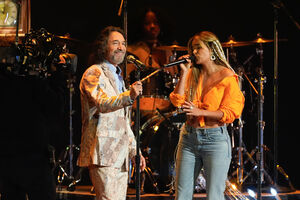 Bad Bunny vence Grammy Latino; portugueses não levam prémios