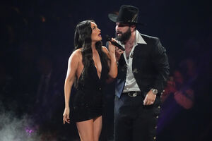 Bad Bunny vence nos Grammy Latinos com ausência de portugueses.
