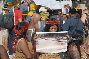 Protesto indígena bloqueia entrada da COP30   