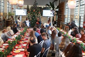 Convívio à mesa e oradores como Margarida Graça Santos e Filipa Appleton