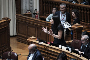 Mariana Mortágua questiona Governo sobre navio português com material militar para Israel