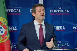 “O atual Presidente de Angola é um tirano”, acusa André Ventura 