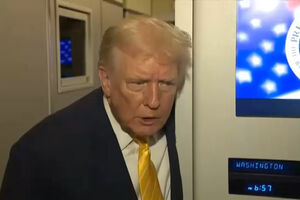 Donald Trump questiona envolvimento de Bill Clinton com Jeffrey Epstein