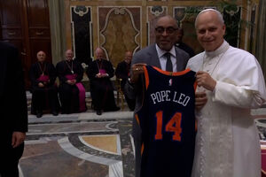 Papa Leão XIV recebe estrelas de Hollywood no Vaticano