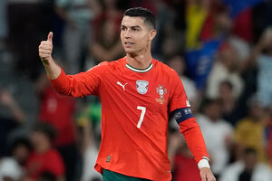 Cristiano Ronaldo celebra apuramento de Portugal para o Mundial de 2026