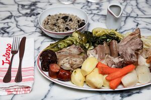 O cozido à portuguesa (€22) do restaurante Intenso, em Lisboa, é servido aos domingos