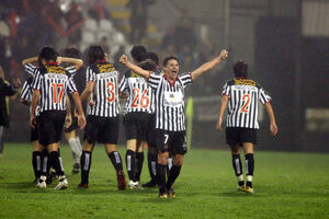 O Varzim já foi duas vezes tomba-gigantes: em 2007, quando estava na Liga de Honra, afastou o Benfica; e em 2022, no 3º escalão, derrubou o Sporting 