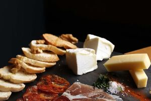 Rubro apresenta menus festivos com sabores ibéricos.
