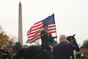 Trump encontra-se com o príncipe saudita na Casa Branca