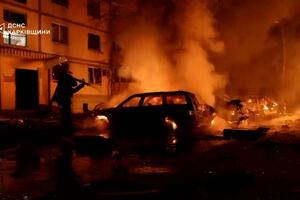 Ataque russo em Kharkiv faz pelo menos 40 feridos  