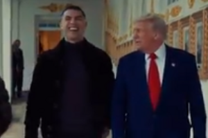 Cristiano Ronaldo e Donald Trump às gargalhadas: Casa Branca revela imagens do encontro