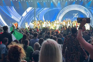 Miss México vaiada no momento em que recebe coroa de Miss Universo