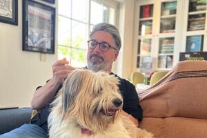 Quem é a cadela Chiclete que parece ter pressentido o AVC do dono, Nuno Markl?