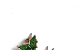 Brincos de azevinho: um toque natalício para o look na Natura