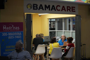 Casa Branca planeia prolongar subsídios do Obamacare para saúde