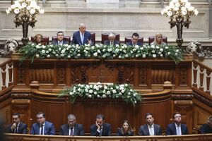 Celebrações do 25 de novembro na Assembleia da República