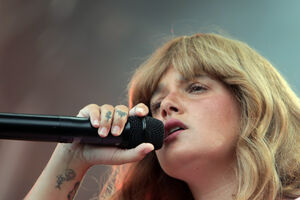 A cantora portuguesa fotografada num concerto no festival Sol da Caparica, em 2023